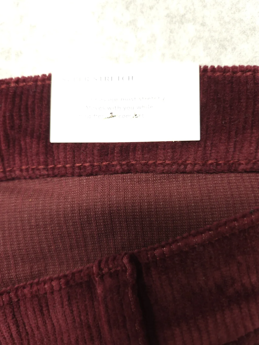 0371 Universal Thread Women's Burgundy Corduroy Capris